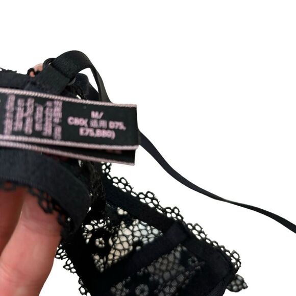 Ladies Victoria’s Secret Brand Black Lace Bralette with Underwire Size Medium - Picture 3 of 9